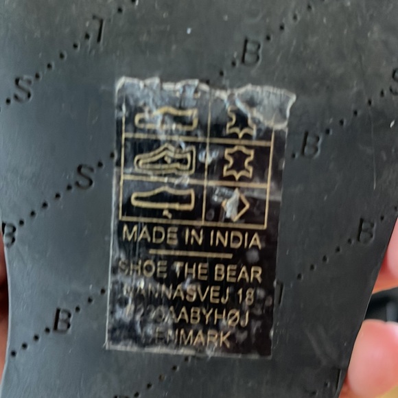 Criss cross sandals in black leather and suede.  Size 37 worn once. - Picture 5 of 5